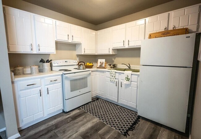 Foto del edificio - 1660 Moore Ave