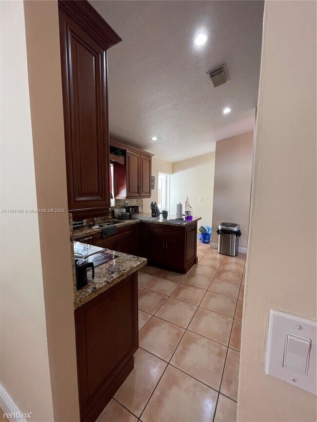 Building Photo - 3 br, 2 bath House - 17993 SW 152nd Pl