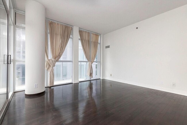 Building Photo - 21 Nelson St