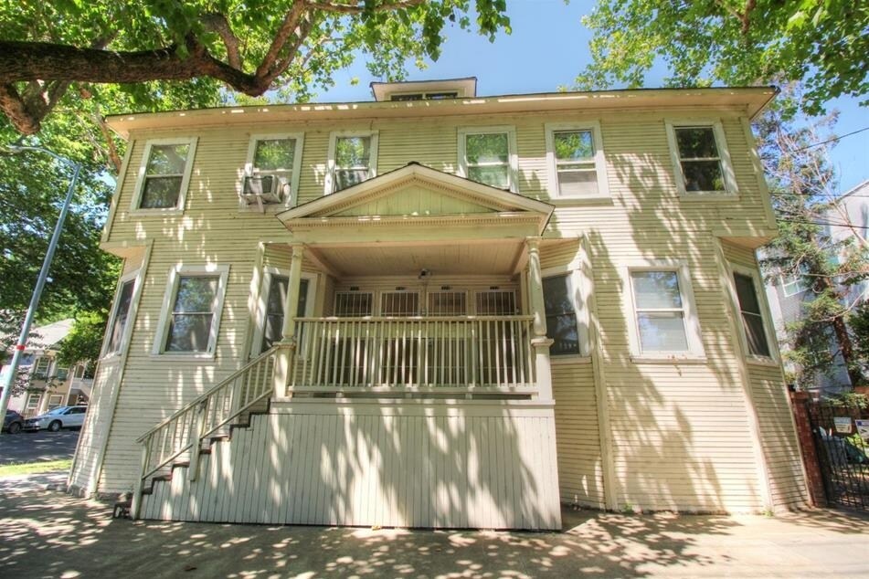 Primary Photo - 328 14th St