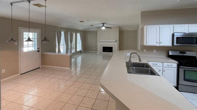 Foto del edificio - 8811 Emerald Heights Ln