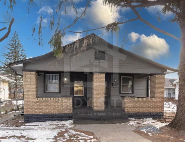 Photo - 3209 W 10th St House