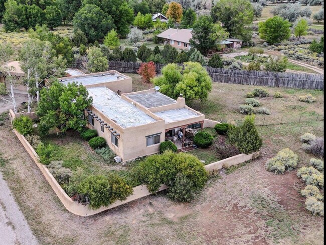 Building Photo - 120 Los Cordovas