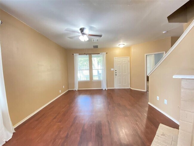 Building Photo - 301 Lollipop Ln