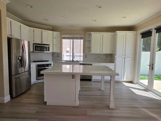 Building Photo - 5824 E Indigo Ct