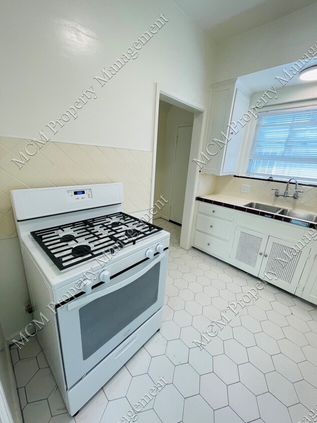 734 S Stanley Ave Unit 734, Los Angeles, CA 90036 Apartments in Los