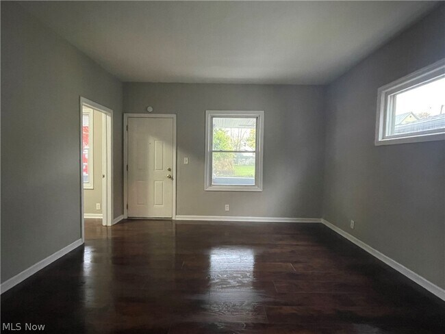 Building Photo - 2062 W 91st St