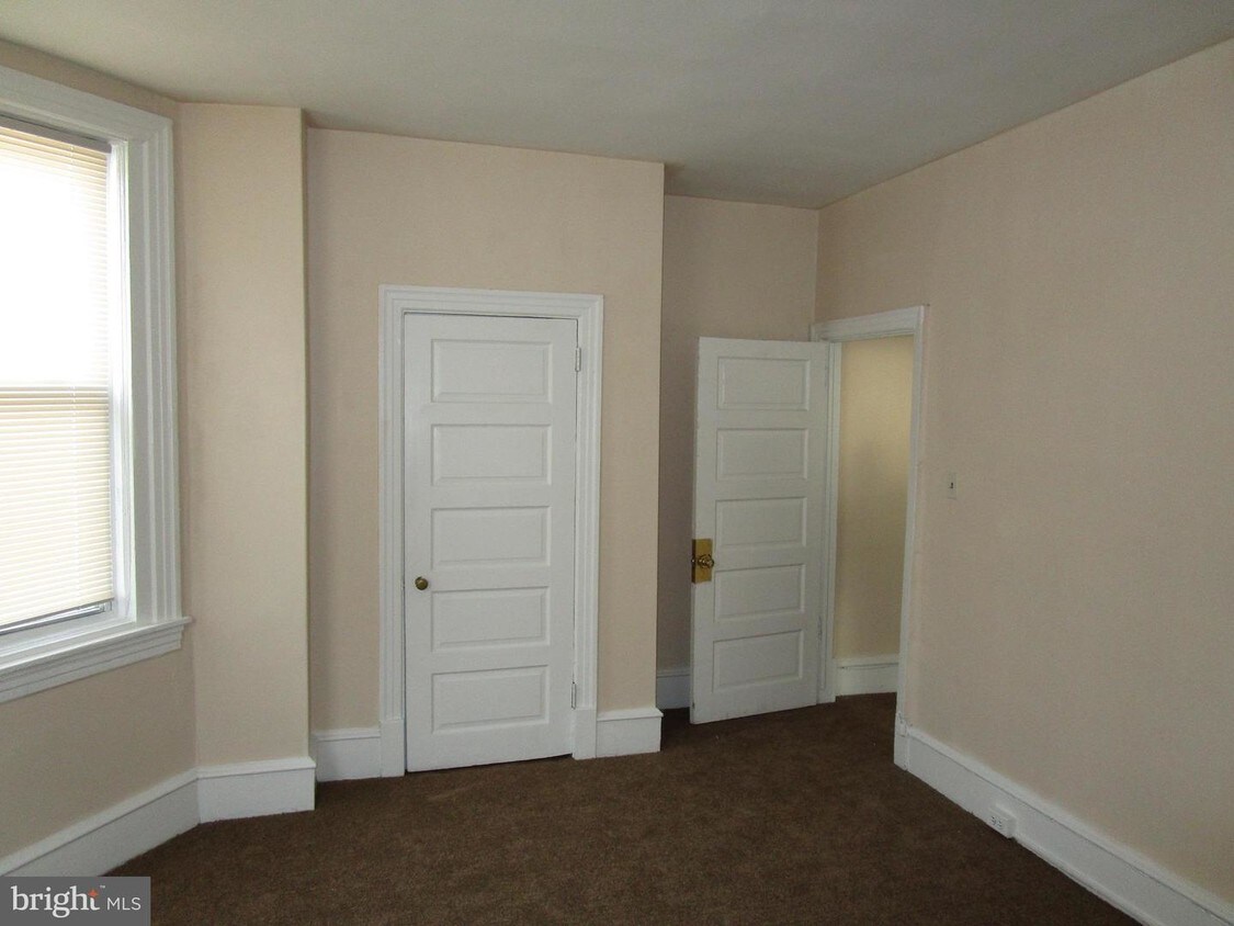 Primary Photo - 5358 Woodland Ave