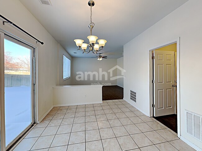 Foto del edificio - 411 Grey Swallow St