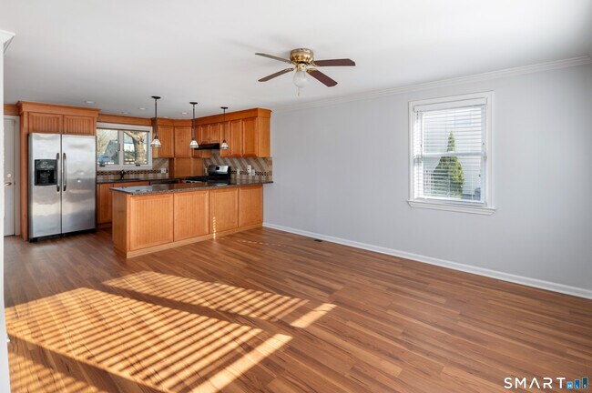 Foto del edificio - 37 Gaymoor Dr