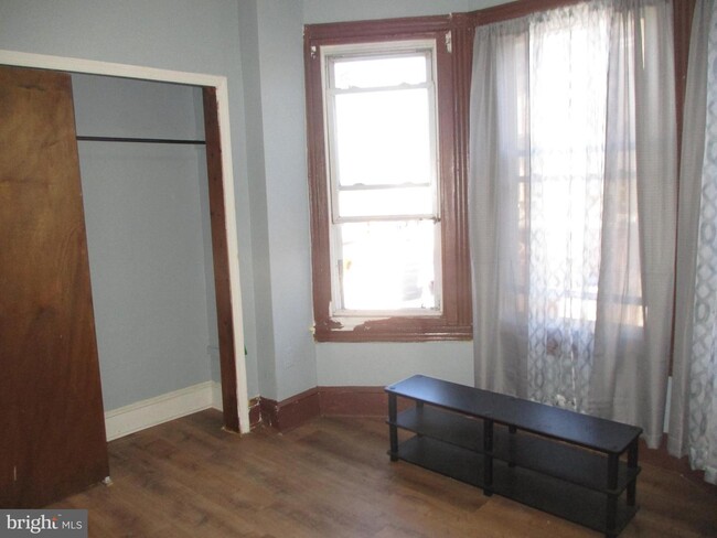 Building Photo - 104 S 60th St