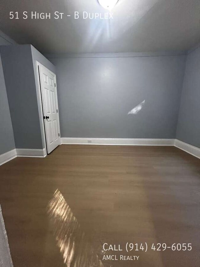 Building Photo - 51 S High St