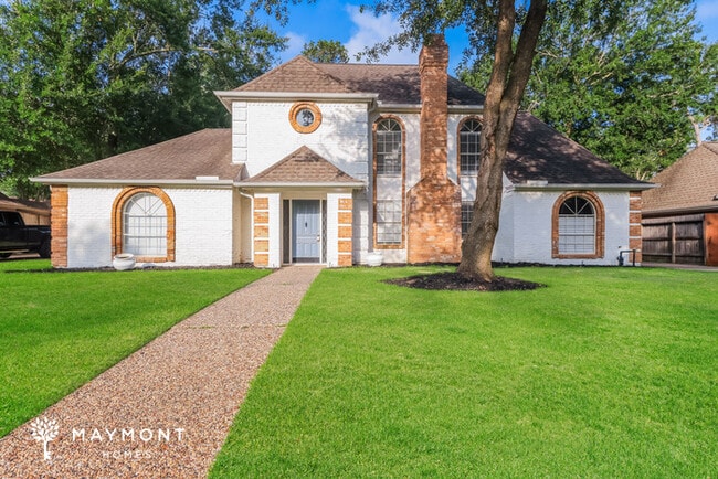 Building Photo - 15611 Pebble Bend Dr