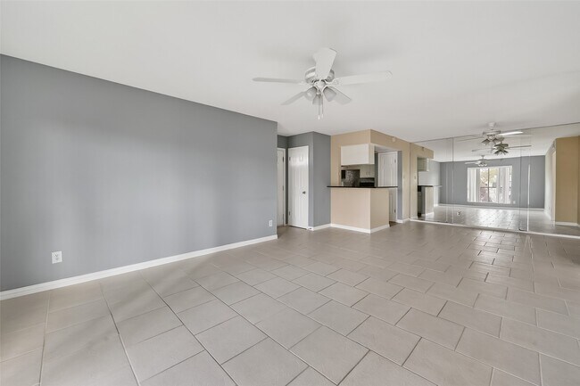 Foto del edificio - 14555 Wunderlich Dr
