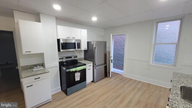 Foto del edificio - 329 Bedford St