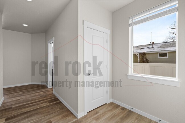 Foto del edificio - 1314 N Tschirley St
