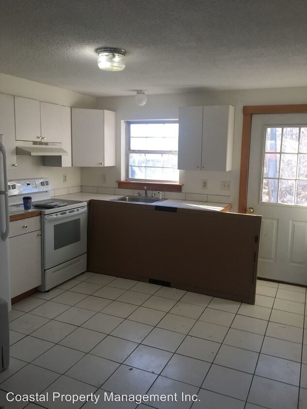 Primary Photo - 2 br, 1 bath Apartment - 31 Roxbury Street