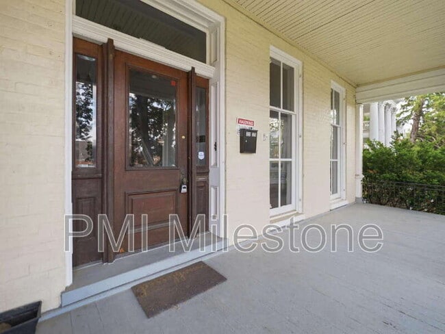 Building Photo - 323 N Potomac St