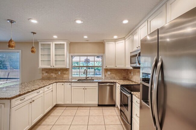 Building Photo - 115 Sweetwater Hills Drive