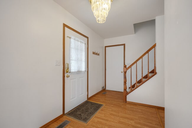 Foto del edificio - 1127 Ashbrook Dr