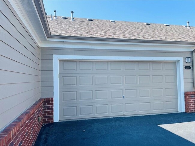 Building Photo - 2007 Sweet Apple Cir