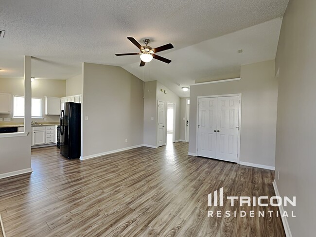 Building Photo - 6955 Kentucky Derby Dr
