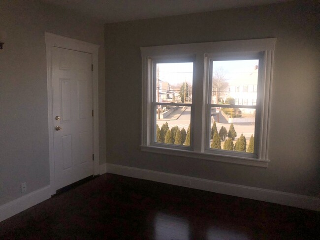 Building Photo - Just Renovated 2BR in Darlington!!!
