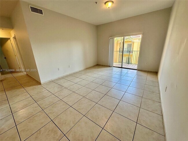 Foto del edificio - 7290 NW 114th Ave