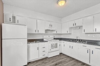 Building Photo - 701 Linwood Dr