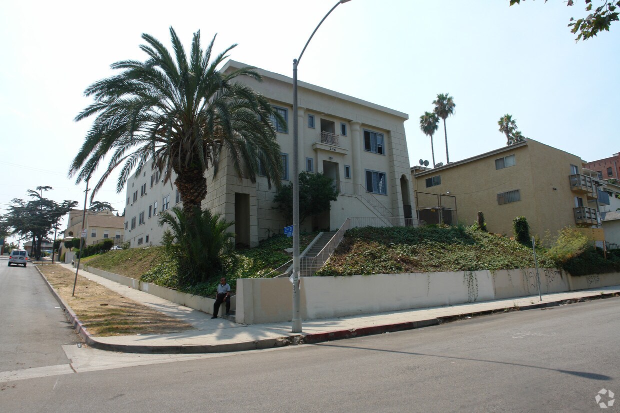 Foto del edificio - 206 Coronado St