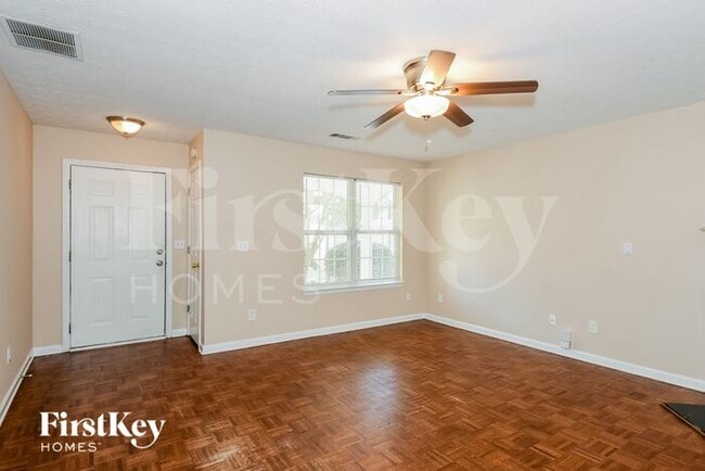 Building Photo - 432 Village Bluff Dr