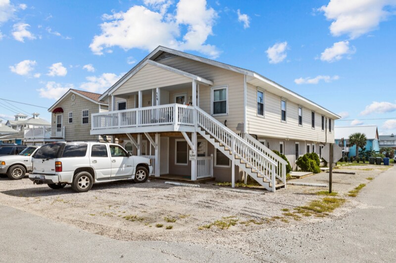 119 W Bogue Blvd, Atlantic Beach, NC 28512 House for Rent in Atlantic