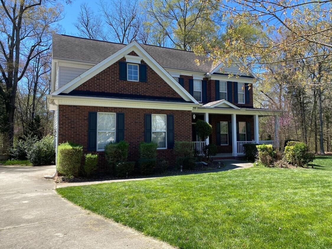 Primary Photo - Spacious Waxhaw Home