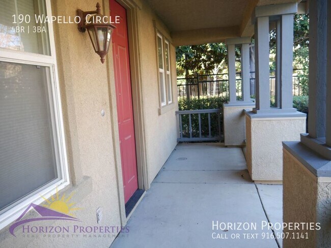 Building Photo - Spacious 4 Bed 2.5 Bath 1957 Sq. Ft. Sacra...