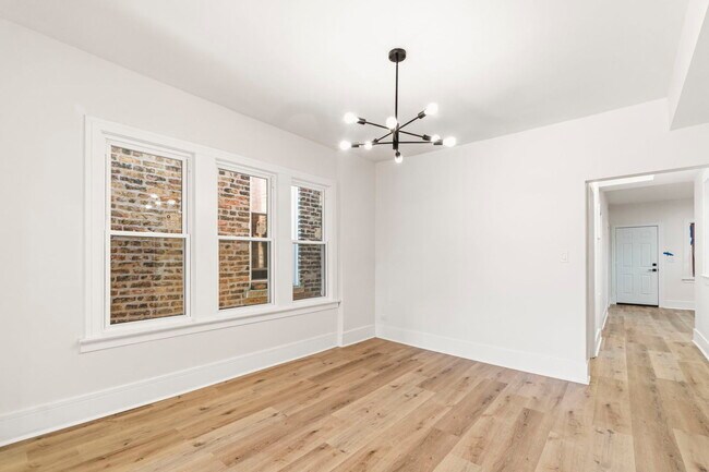 Foto del edificio - 2112 S Drake Ave