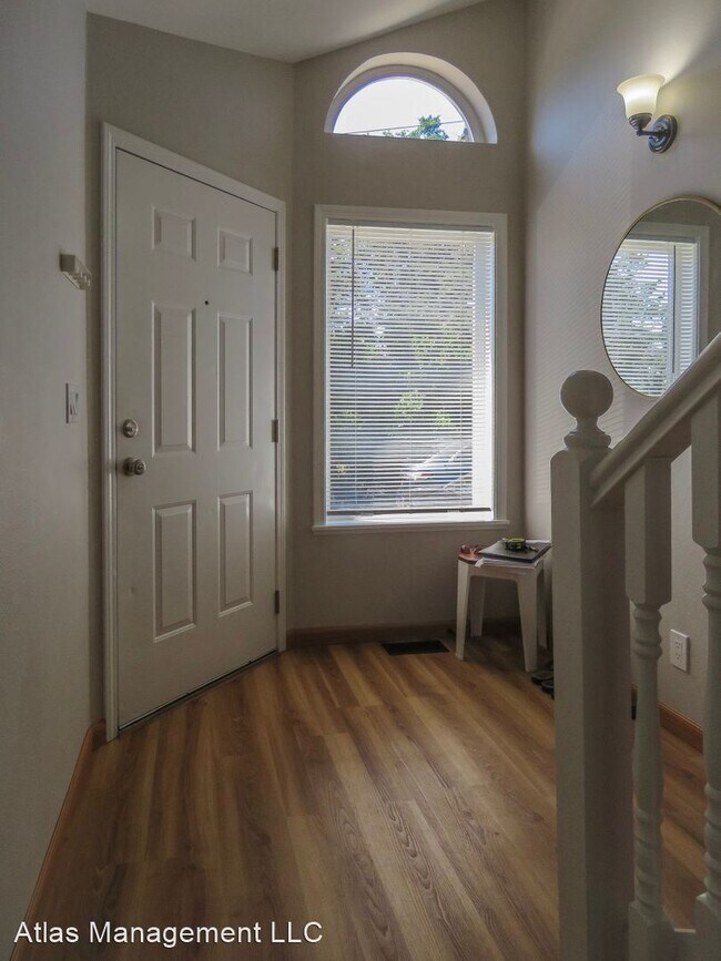 Building Photo - 2 br, 1.5 bath House - 17922 Oatfield Rd