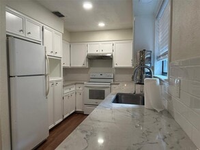 Building Photo - 15410 Enid Dr