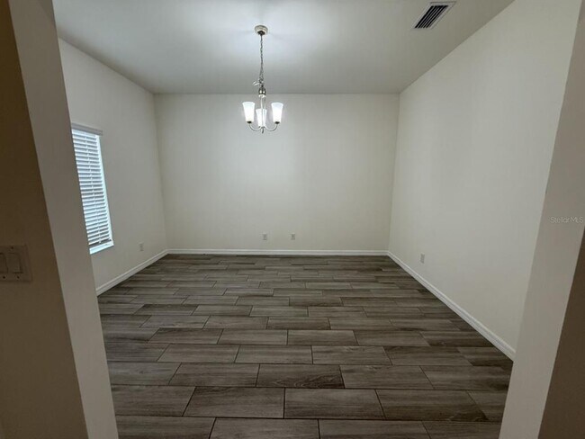 Building Photo - 397 Baytree Dr