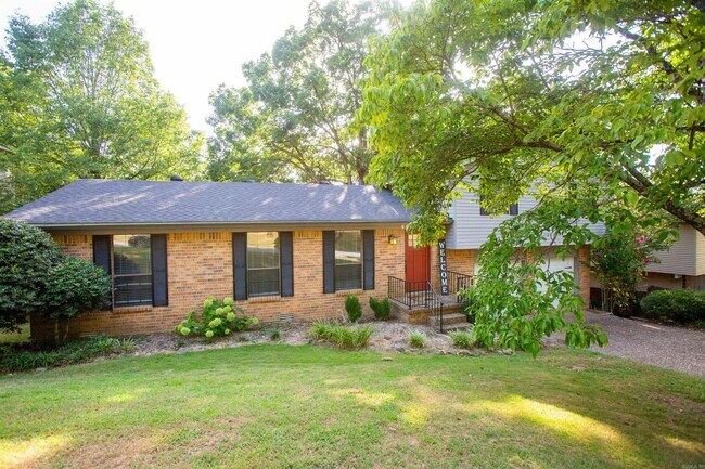 Building Photo - 1802 Shumate Dr