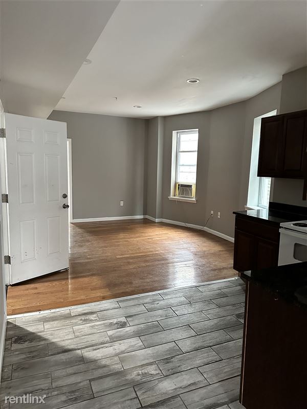 Building Photo - 5113 Chester Ave # 2