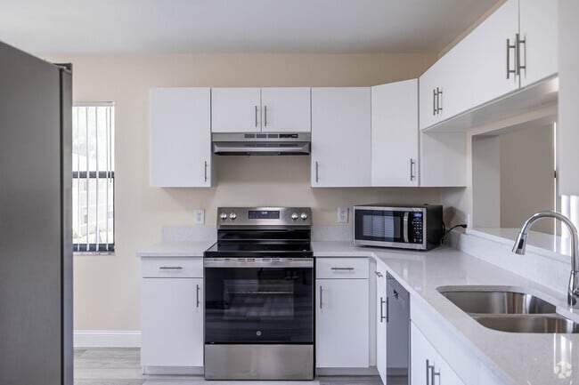 2 BR, 2 BA - 1,300SF - Cypress Park