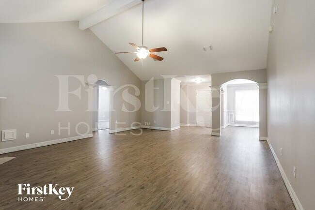 Building Photo - 6419 Smoke House Dr