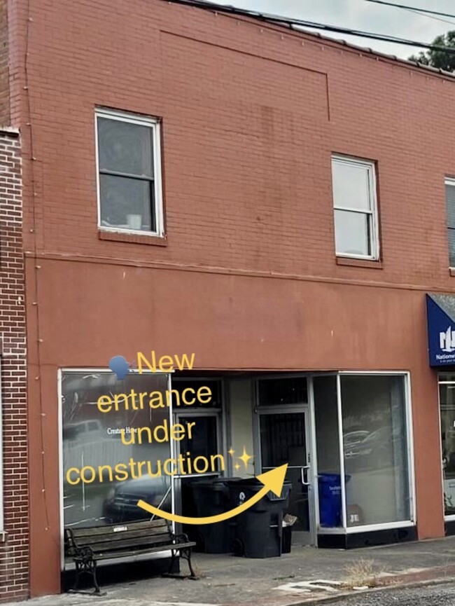 Building Photo - 115 W Market St Apt A