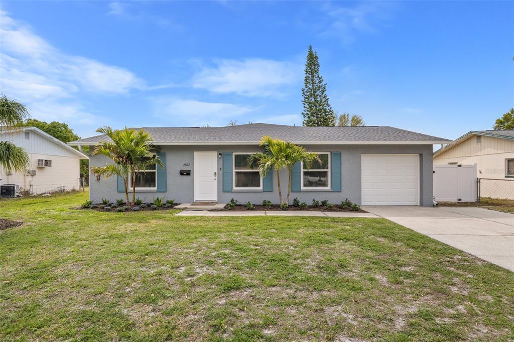 Foto principal - 2832 47th Ave S