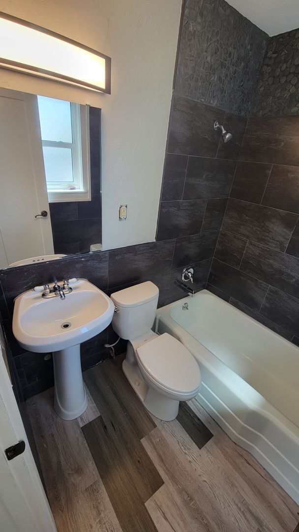 Foto del edificio - 2120 1st Ave N