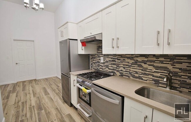 Building Photo - CHARMING 1BR NEAR UNION SQUARE