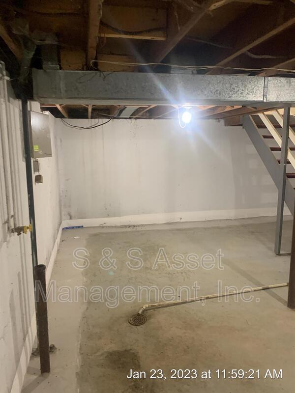 Building Photo - 3801 Stillwell Ave