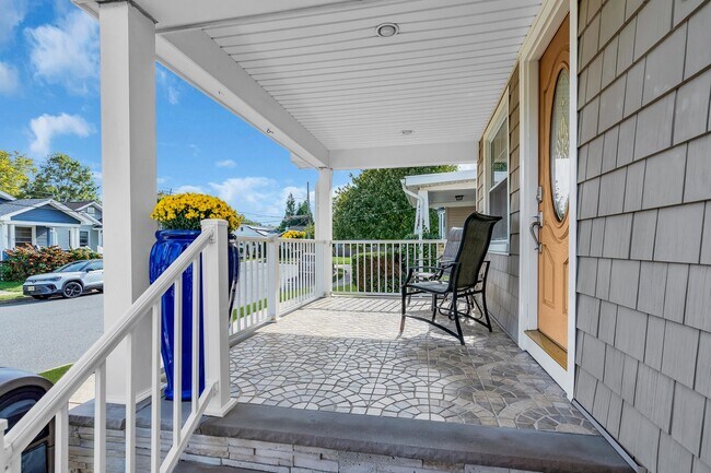 Foto del edificio - 35 Lipman Pl