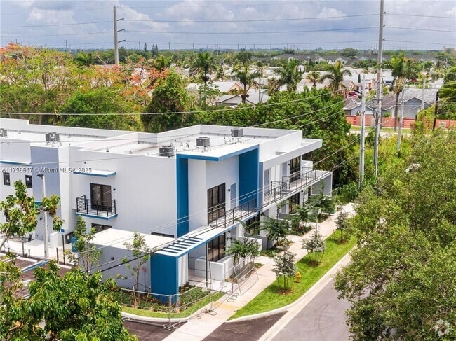 Building Photo - 24705 SW 129th Ave