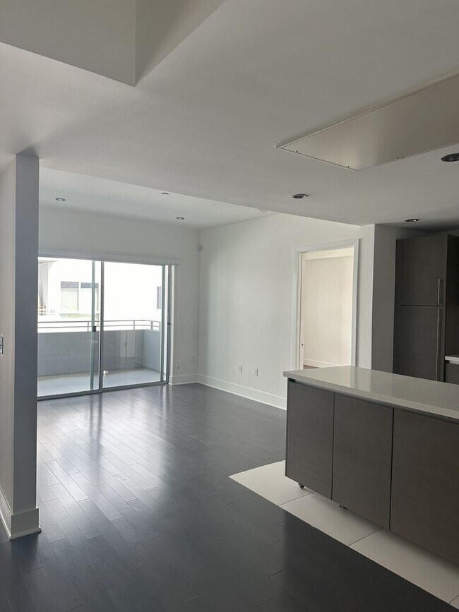 Foto del edificio - 1730 Sawtelle Blvd